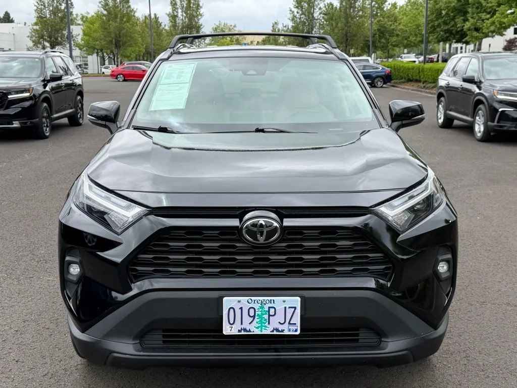 Used 2023 Midnight Black Metallic Toyota XLE Premium image 4