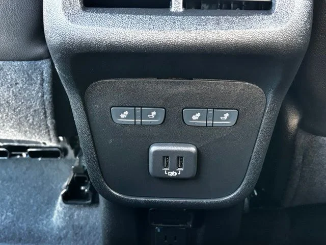 Used 2022 Black Chevrolet Premier image 25
