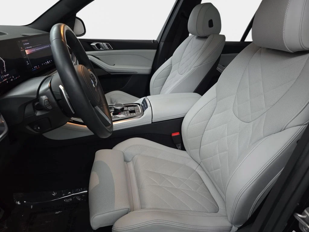 Used 2025 Carbon Black Metallic BMW xDrive40i image 18