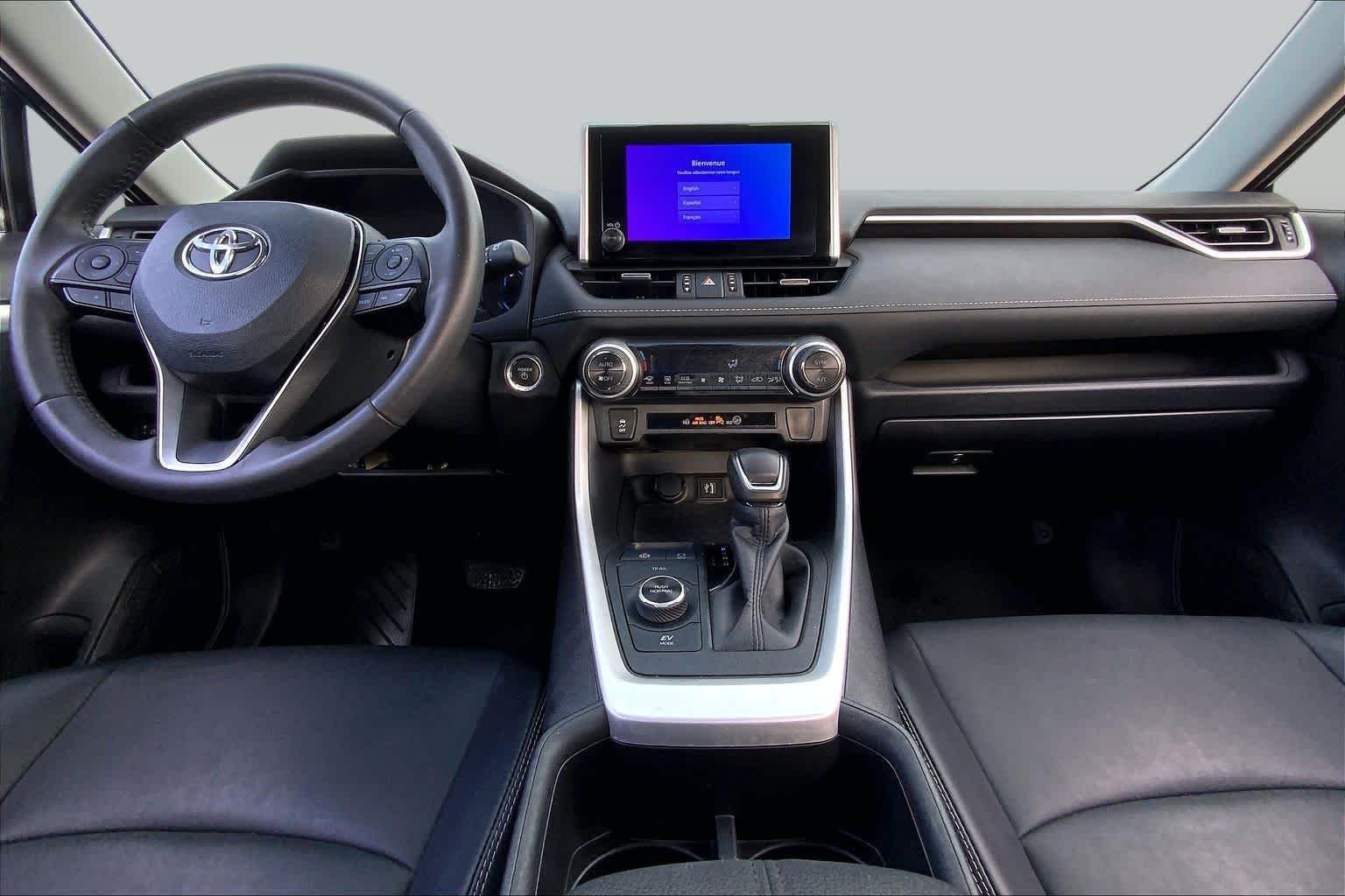 Used 2024 Magnetic Gray Metallic Toyota Hybrid XLE Premium image 15