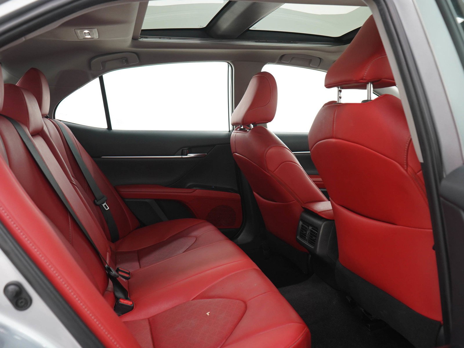 Used 2019 Midnight Black Metallic Toyota Xse image 12
