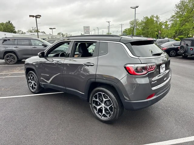 Used 2024 Gray Jeep Limited image 4