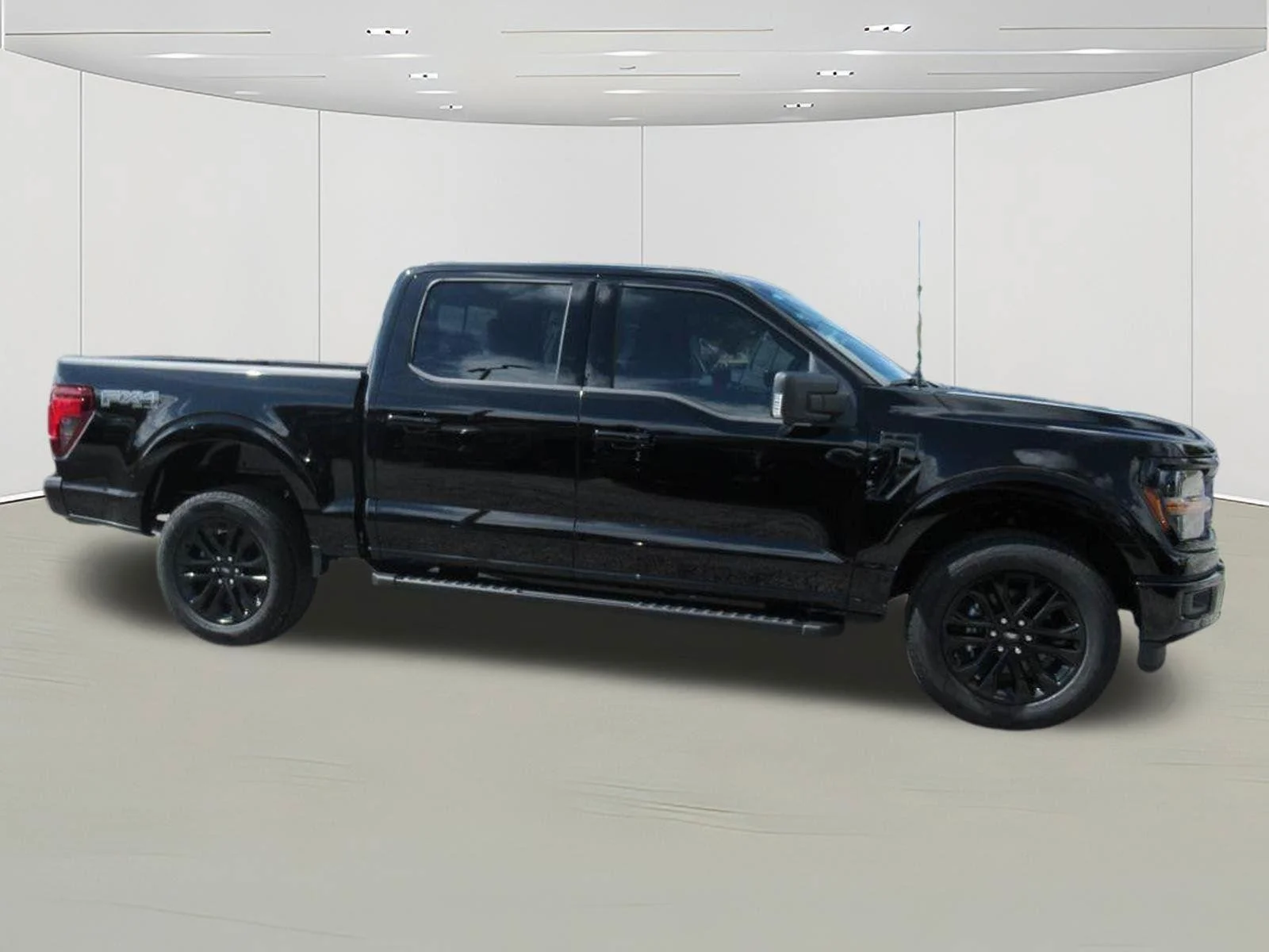 New 2025 Agate Black Metallic Ford XLT image 2