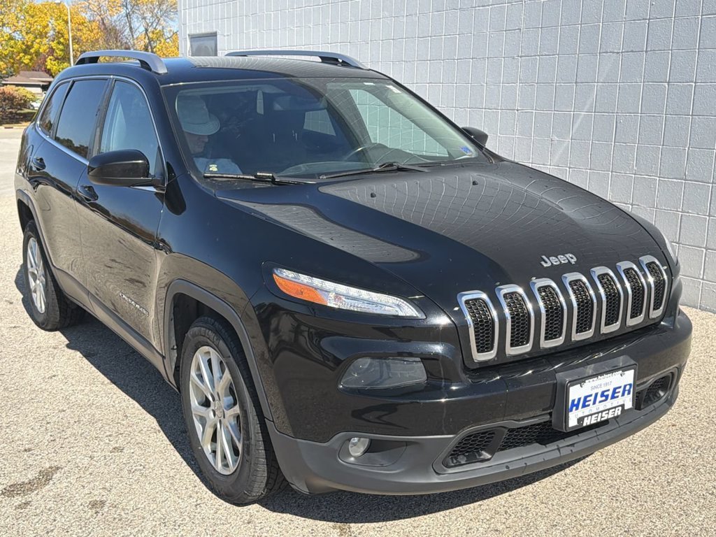 Used 2018 Black Jeep Latitude image 14