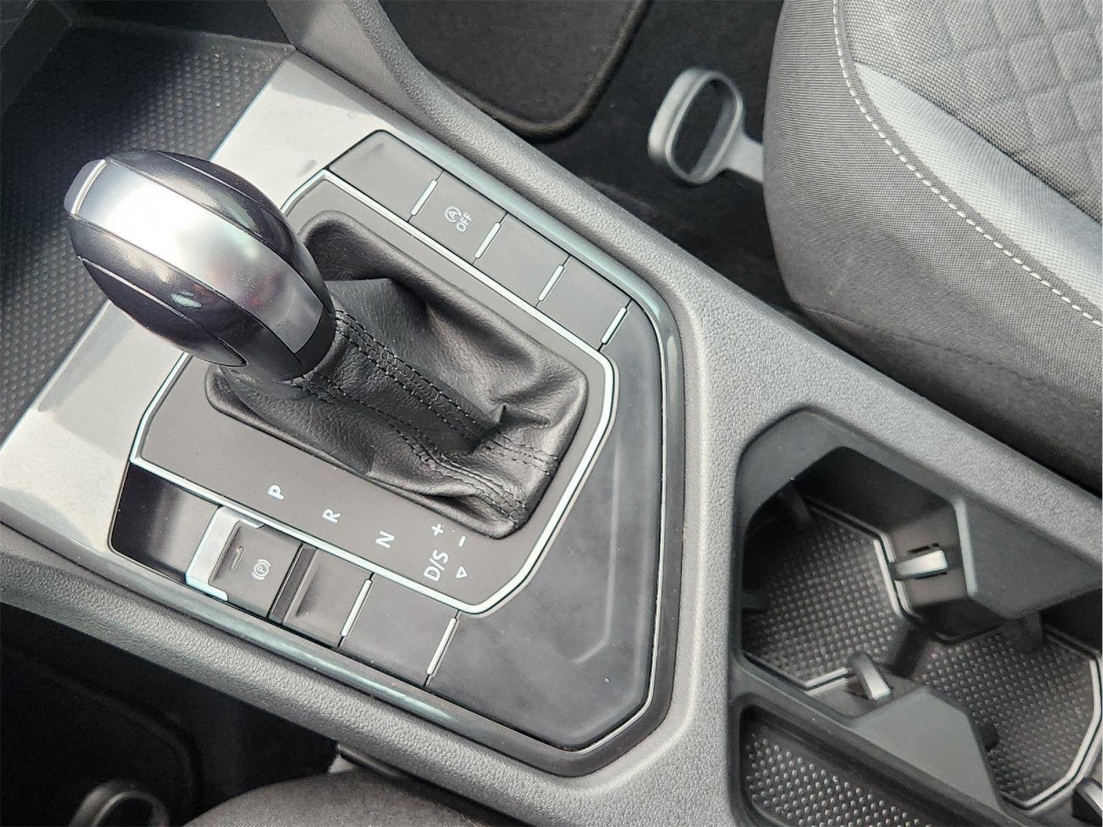 2020 Volkswagen Tiguan photo 19 of 32