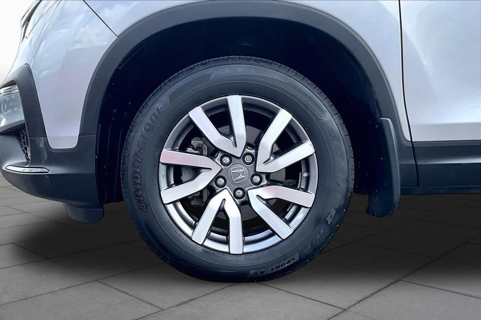 Used 2021 Lunar Silver Metallic Honda EX-L image 10