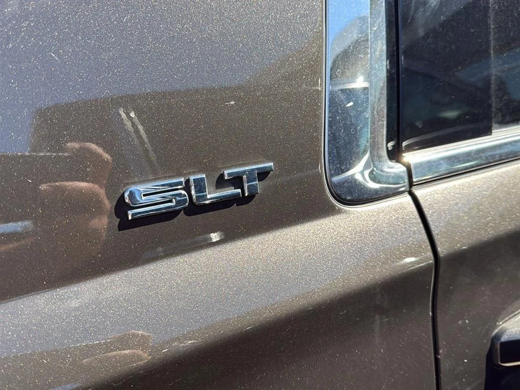 Used 2019 SMOKEY QUARTZ METALLIC GMC SLT image 2