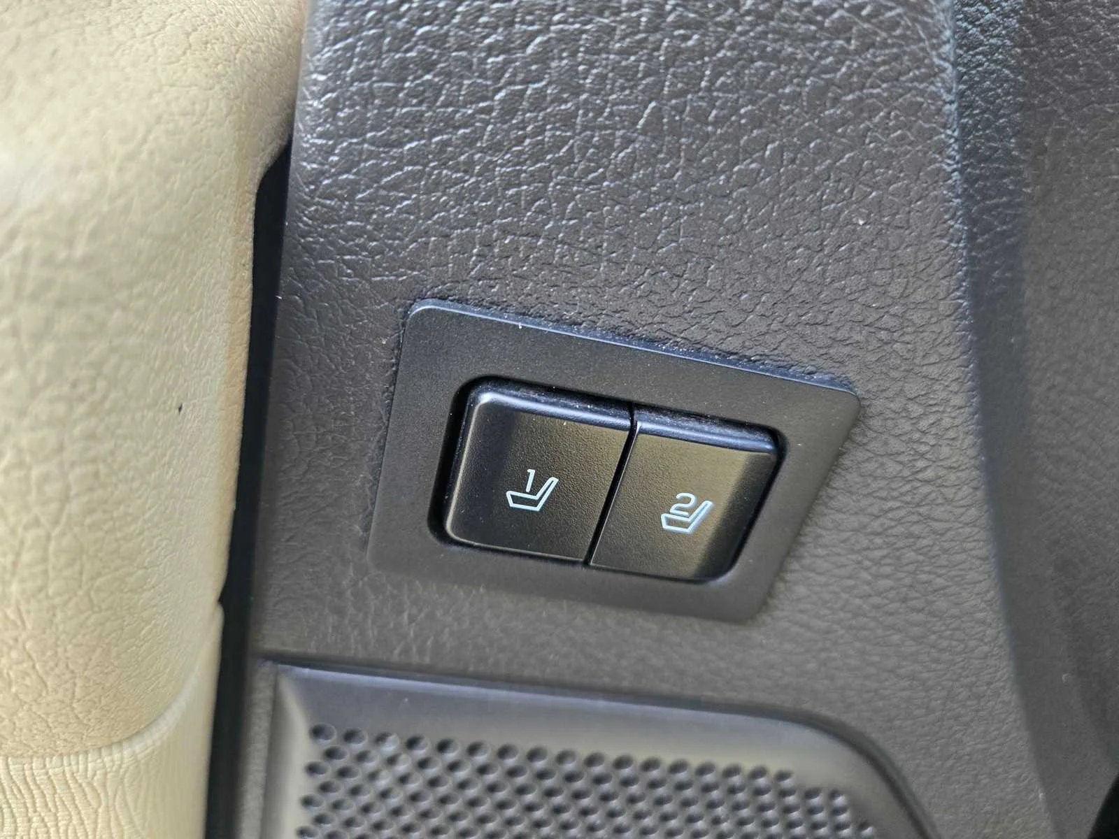 Used 2019  Ford Limited image 23