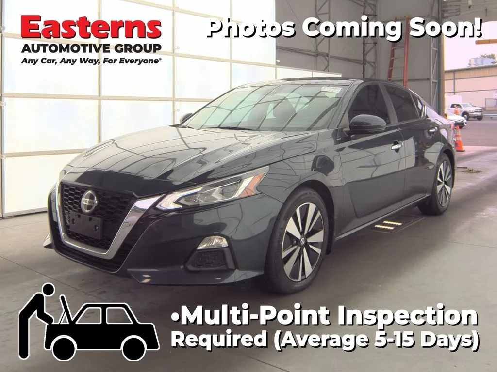 Used 2021 Blue Nissan 2.5 SV image 1