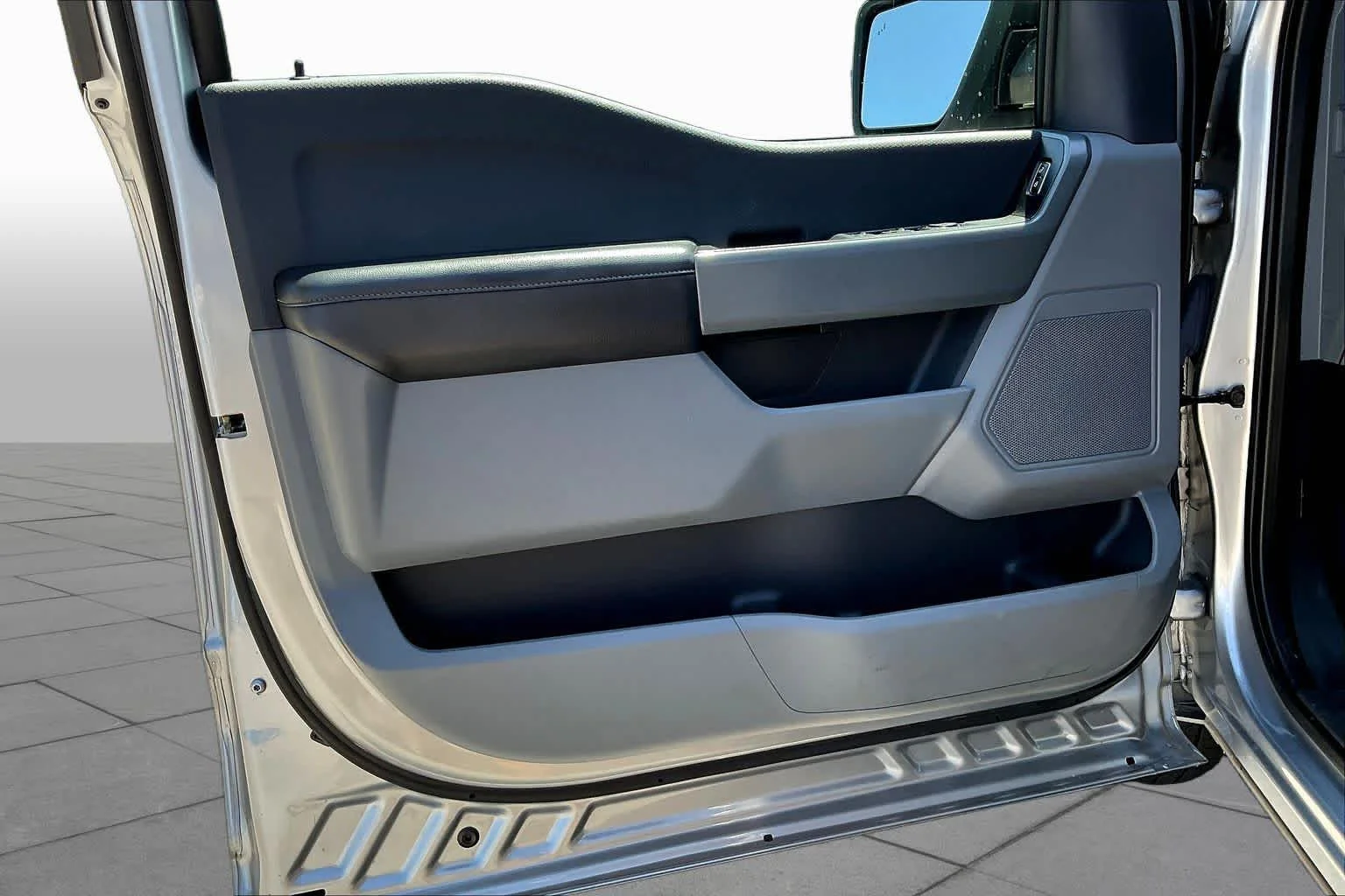 Used 2023 Iconic Silver Metallic Ford XLT image 41