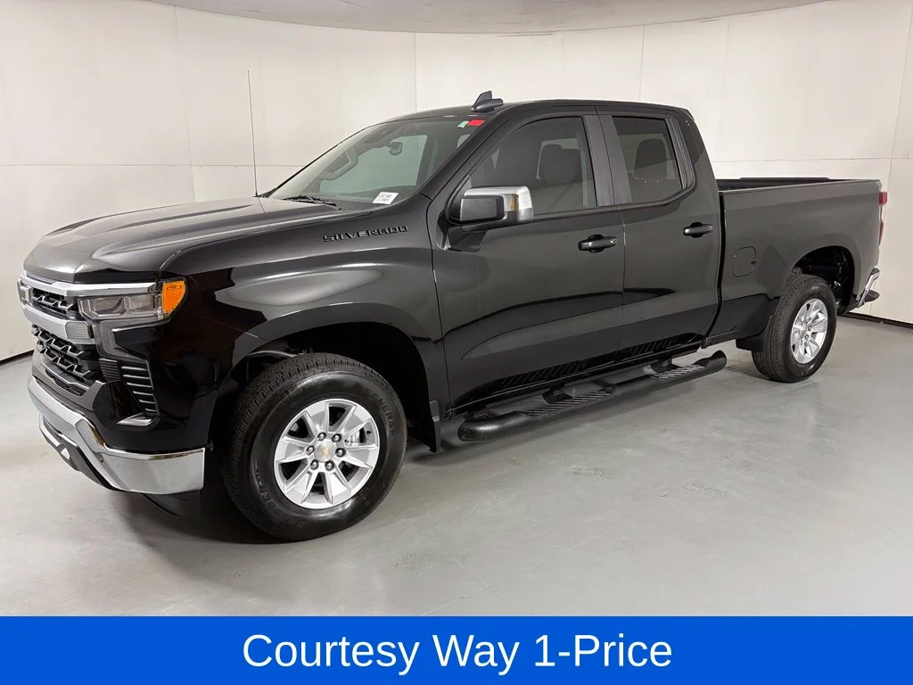 Used 2025 Black Chevrolet LT image 6