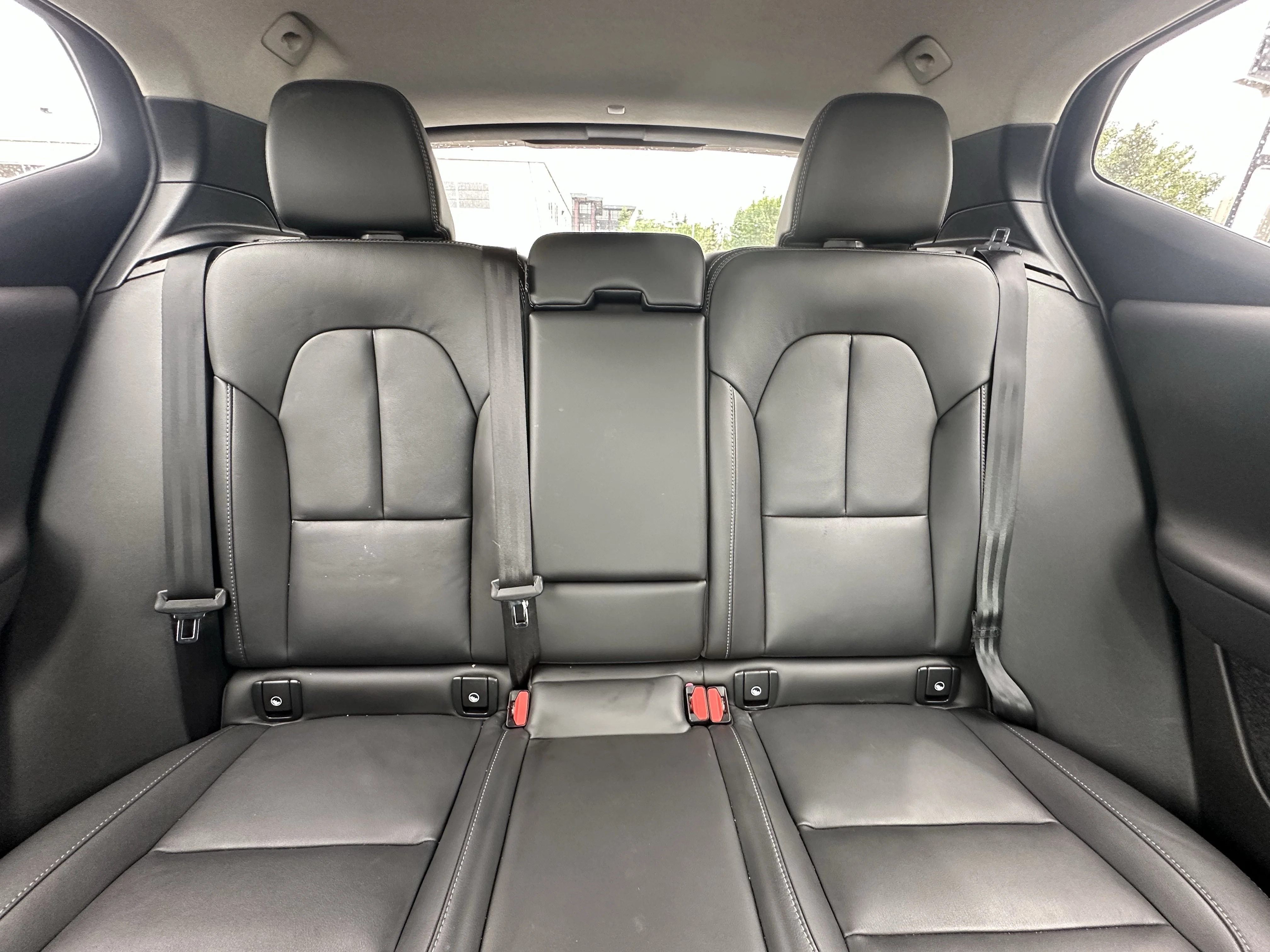 Certified Used 2025  Volvo Core Bright Theme image 22