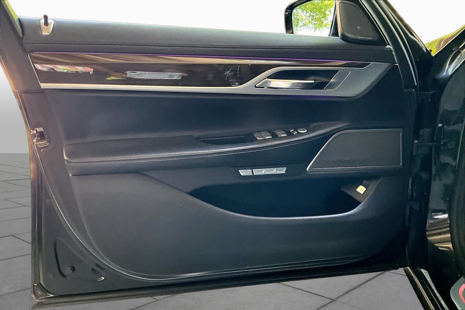 Used 2018 Black Sapphire Metallic BMW 740i image 21