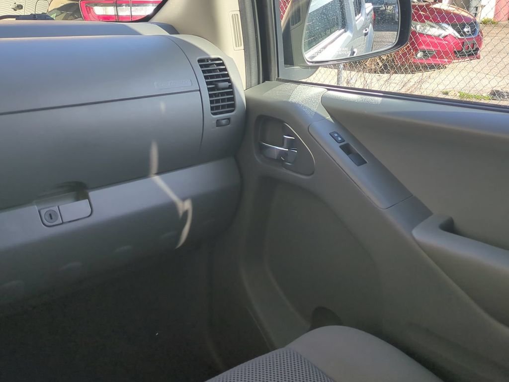 2019 Nissan Frontier SV - Photo 17