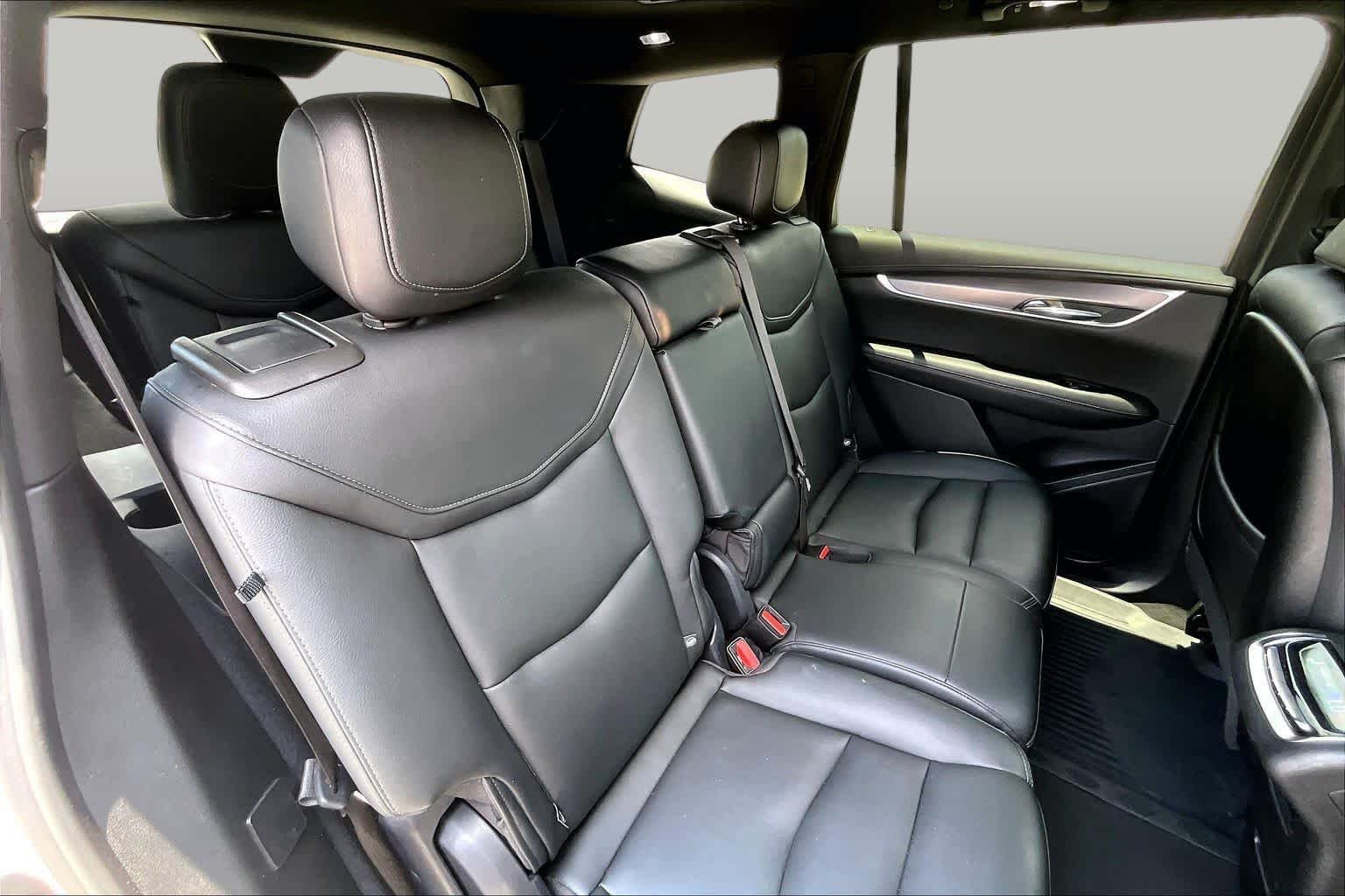 Used 2021 Crystal White Tricoat Cadillac Luxury image 20