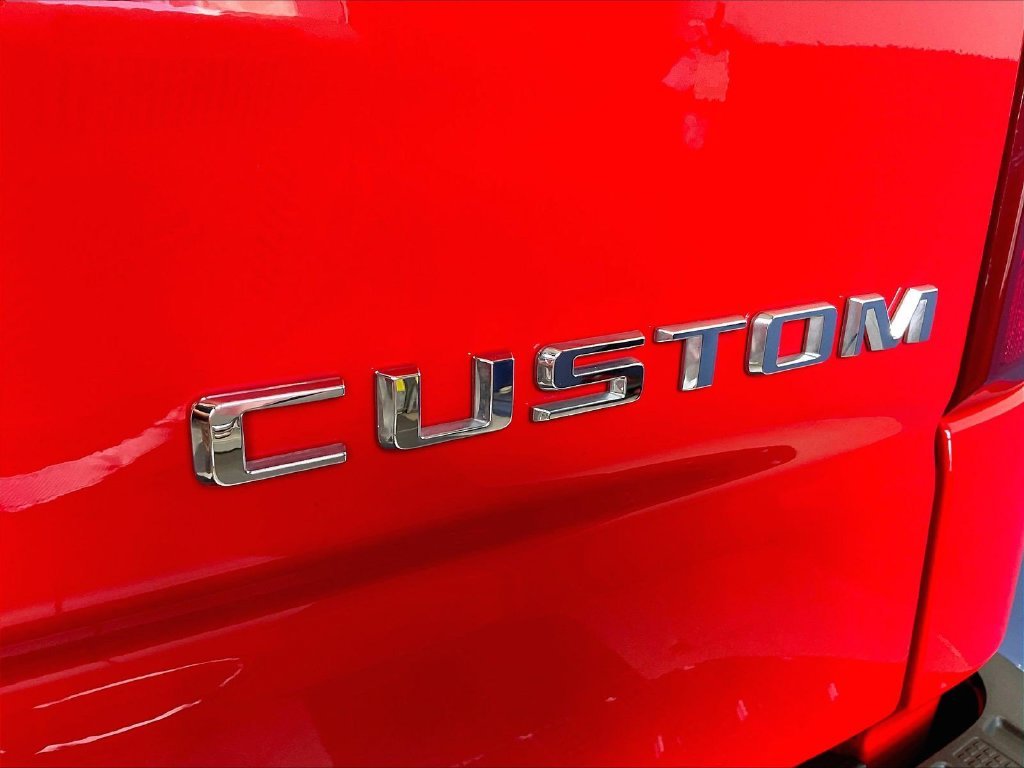 Used 2023 Red Chevrolet Custom image 28