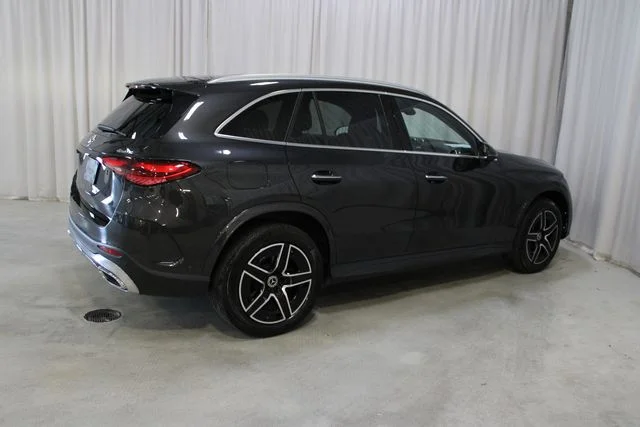 Used 2023  Mercedes-Benz GLC 300 image 30
