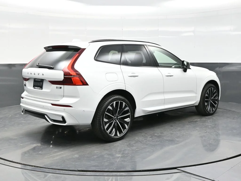 Used 2026 Crystal White Volvo Ultra image 7