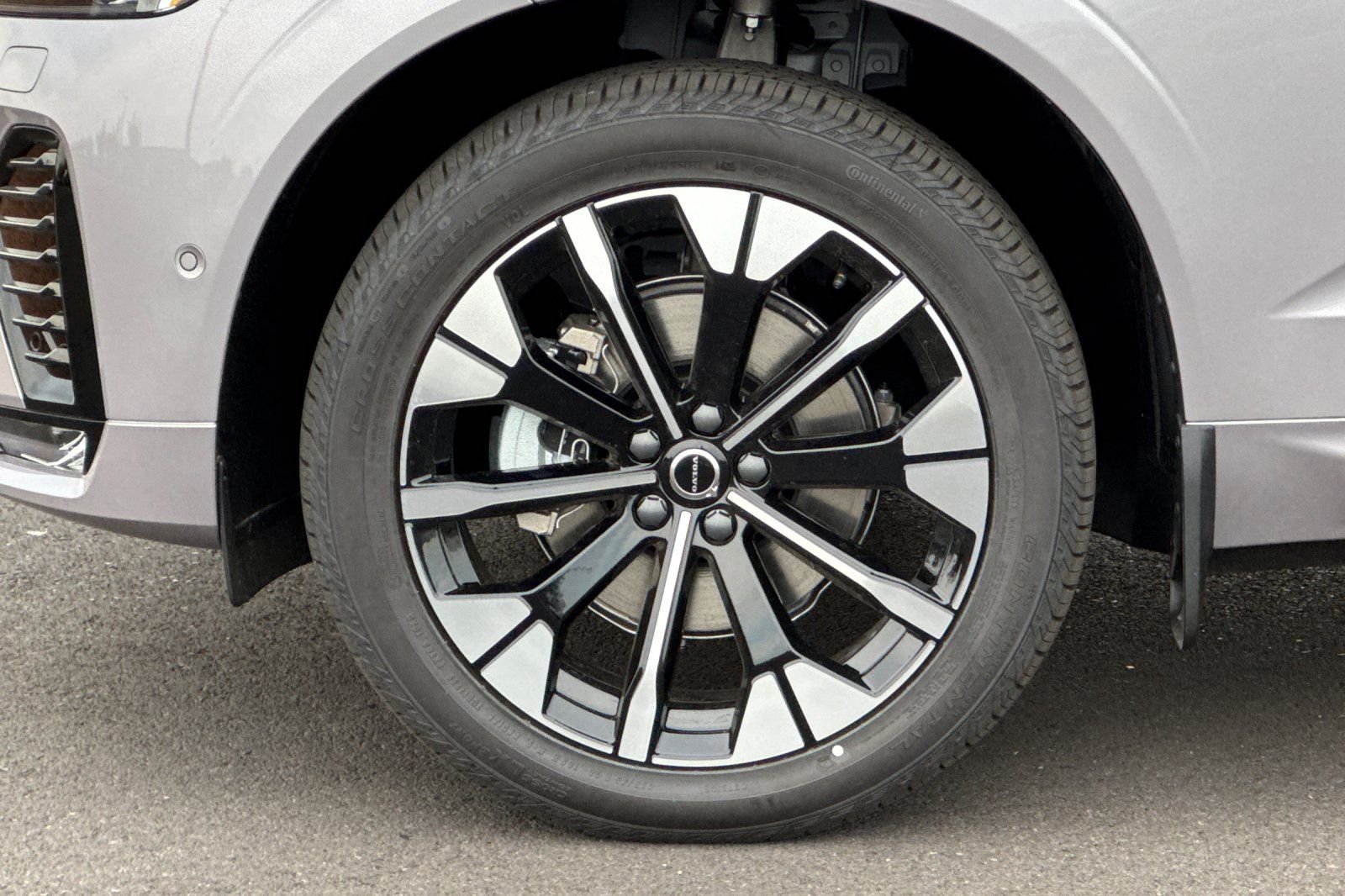 2026 Volvo XC60 Plus - Photo 25