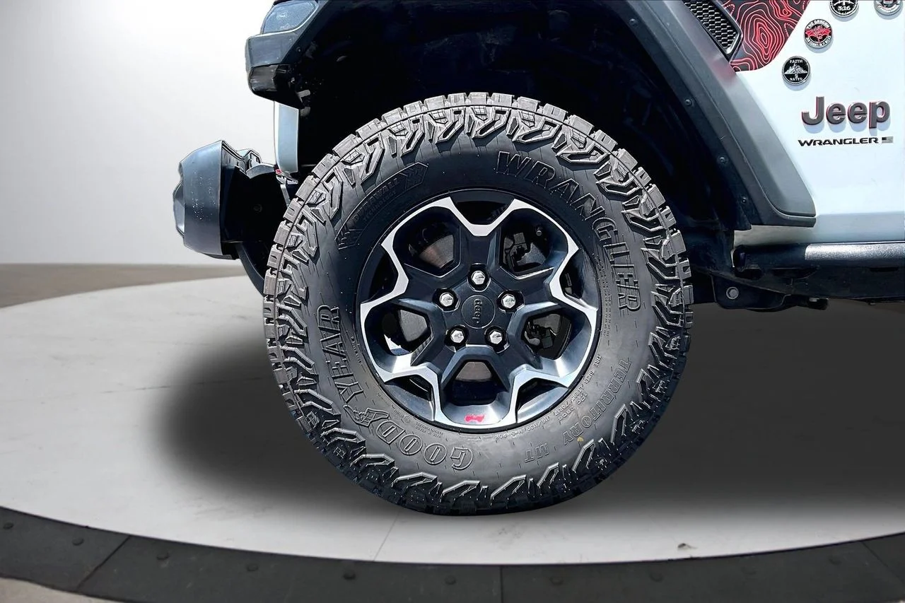 Used 2023 White Jeep Rubicon image 32