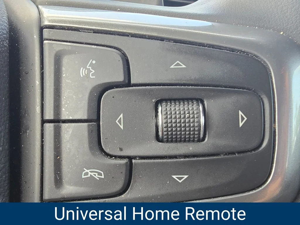 Used 2025 White Chevrolet RST image 28
