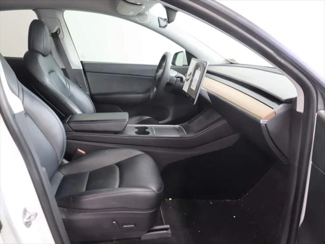 2021 Tesla Model Y Long Range - Photo 18