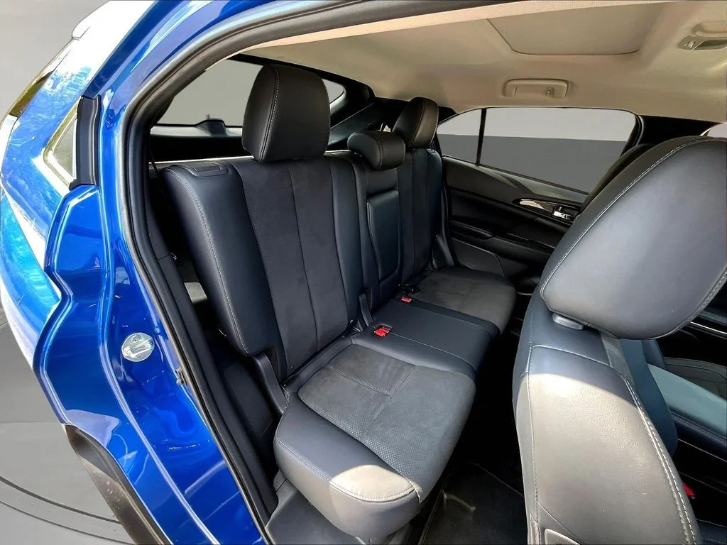 Used 2024 Blue Mitsubishi SE image 28