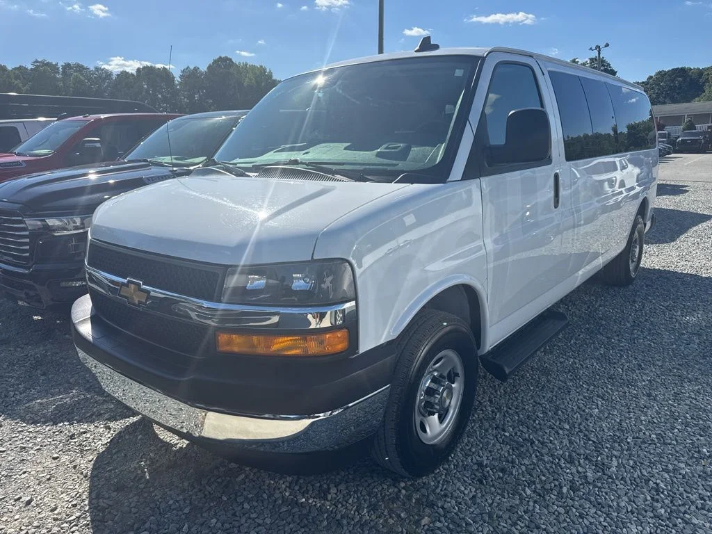 Used 2025 White Chevrolet LT image 1