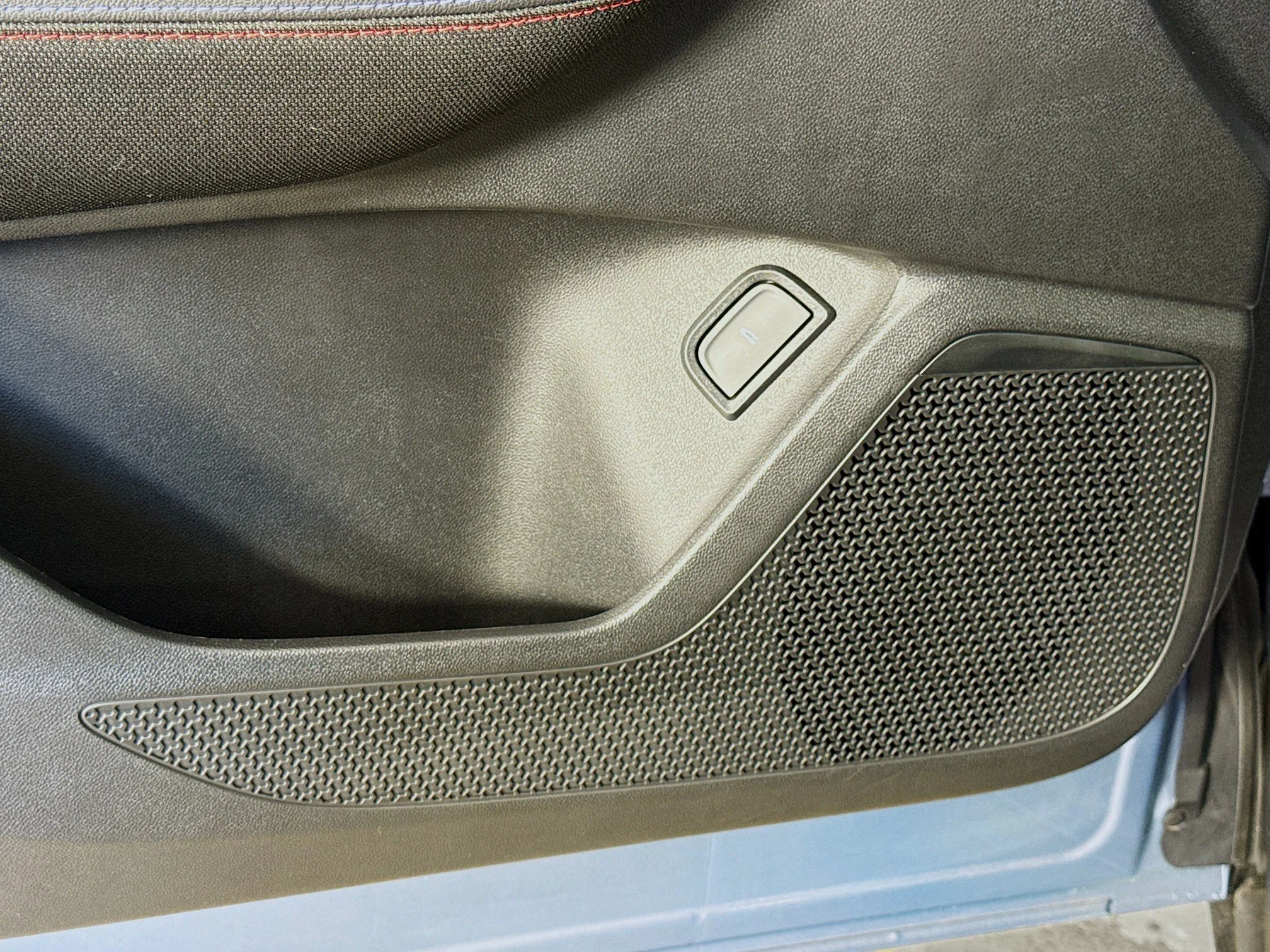Used 2025 Galaxy Gray Metallic Chevrolet RS image 21
