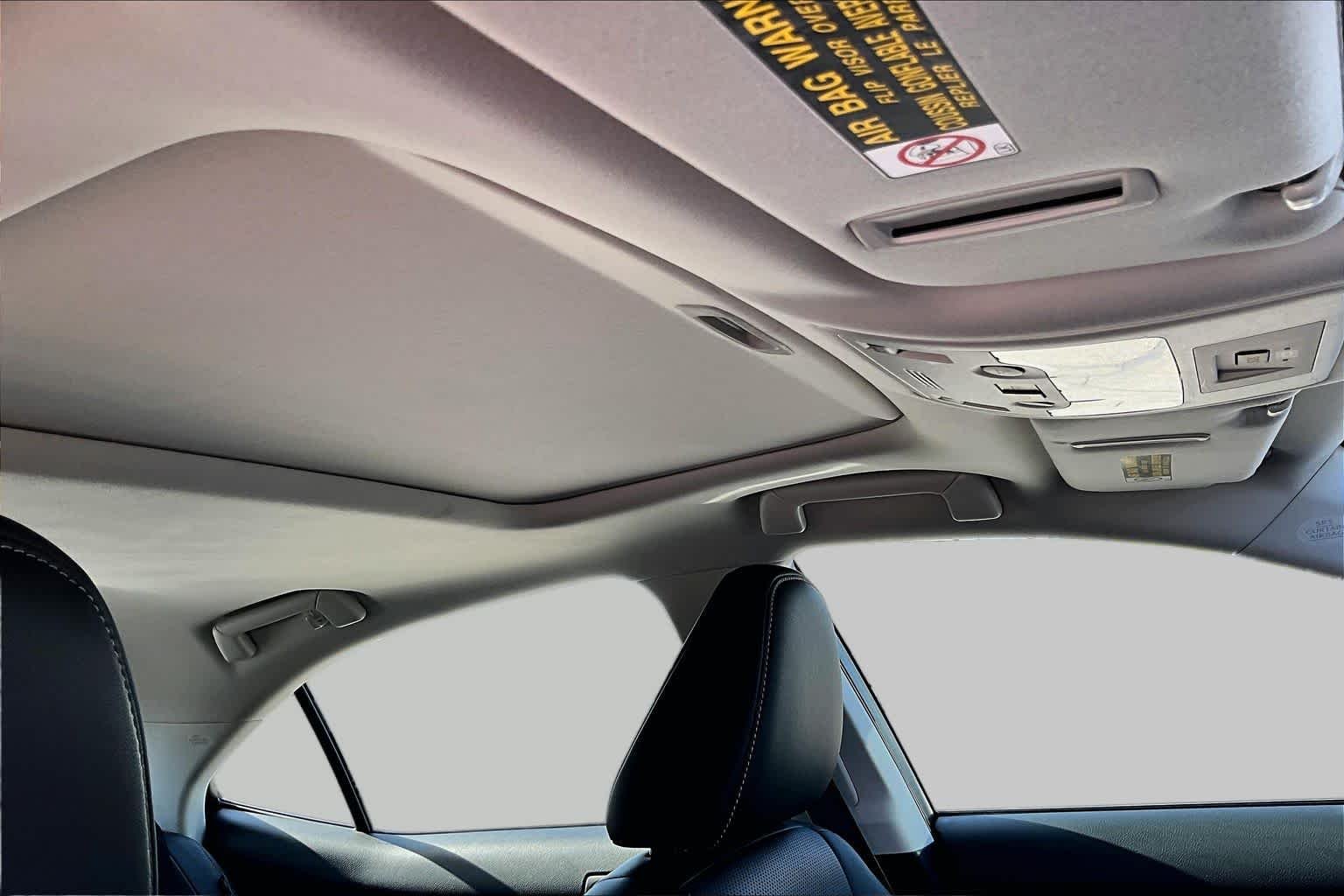 Used 2014 Nebula Gray Pearl Lexus  image 13