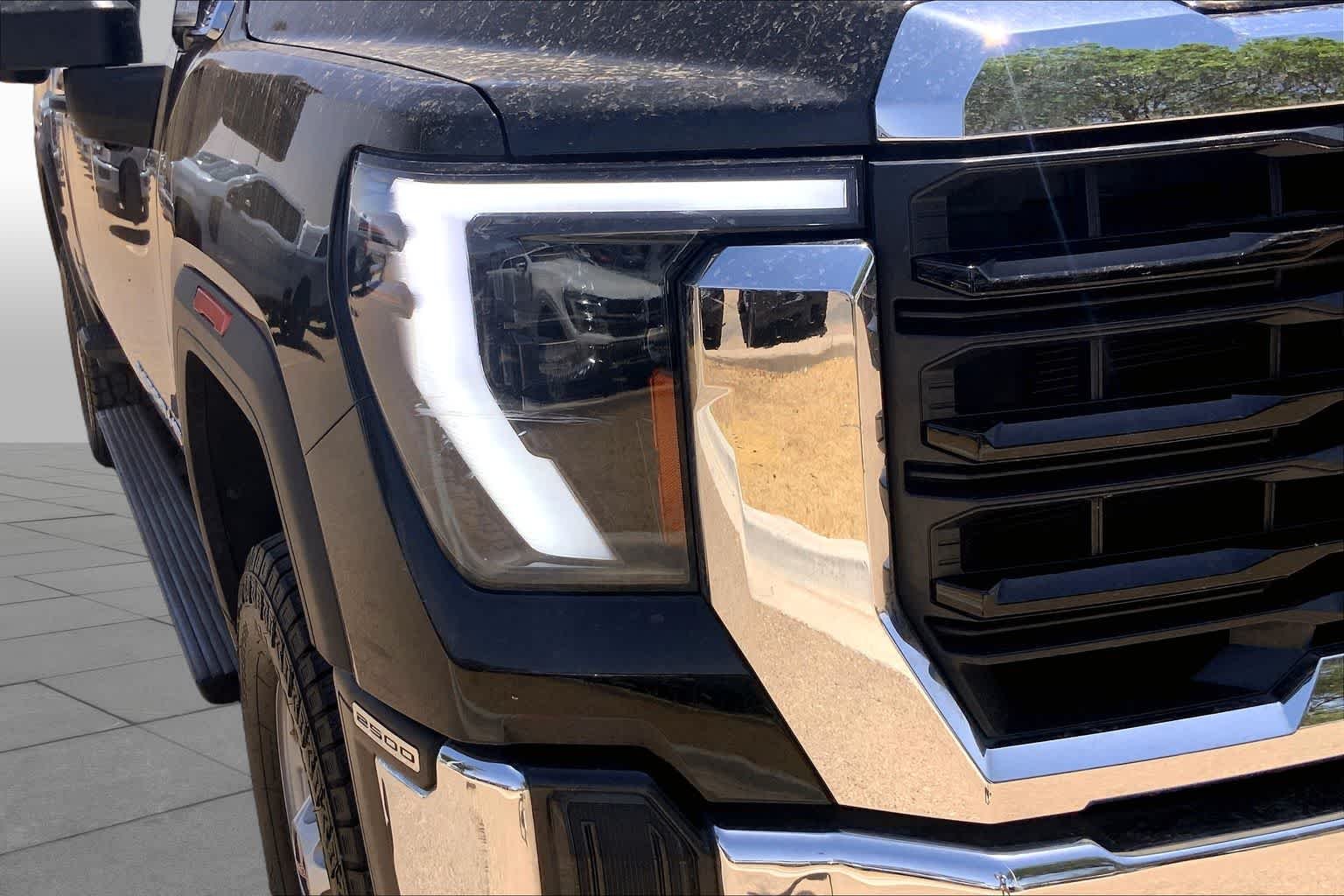 Used 2024 Onyx Black GMC Pro image 28