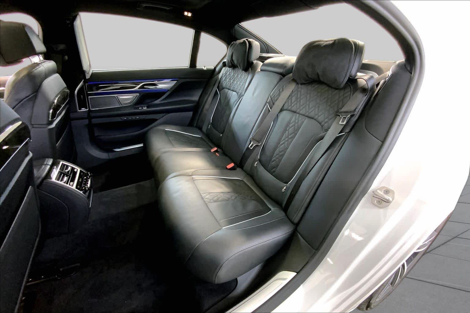 Used 2022 Mineral White Metallic BMW 750i xDrive image 20