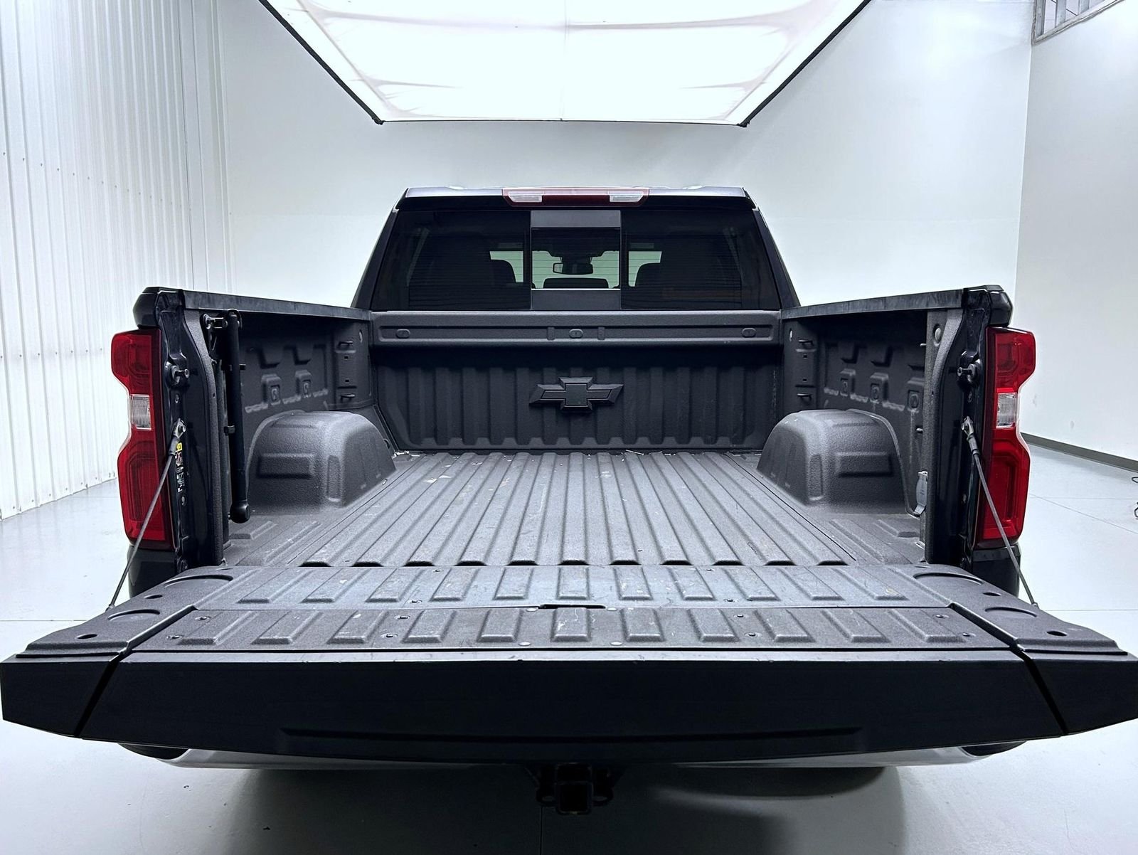 Used 2024 Gray Chevrolet LTZ image 21