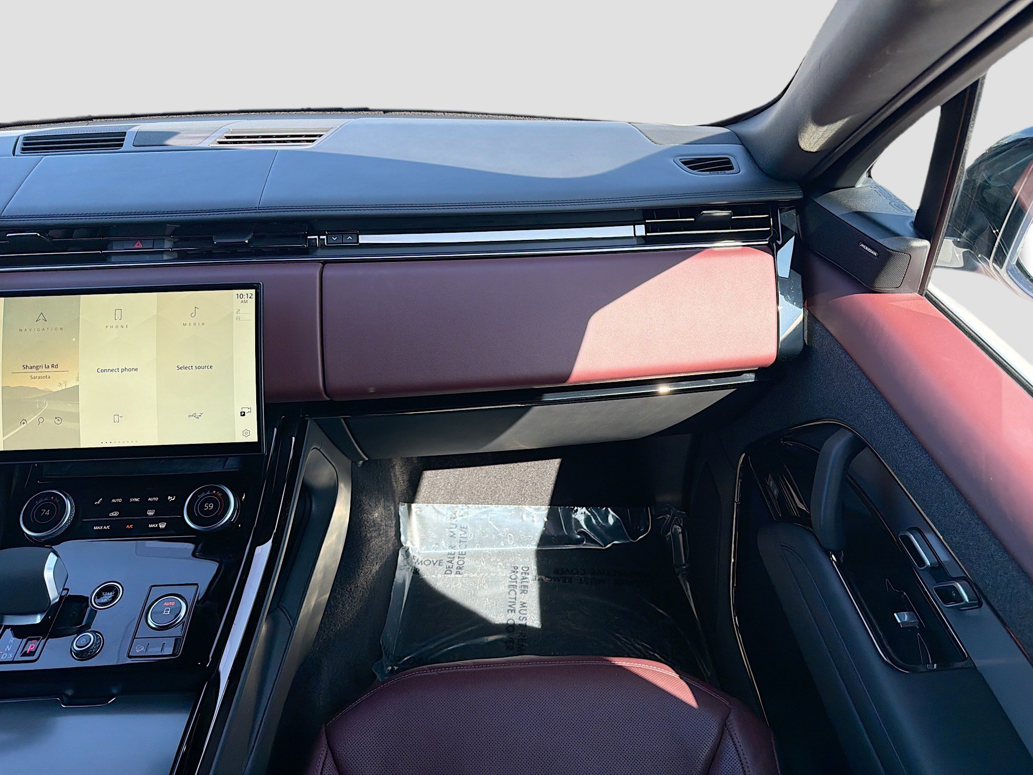 Used 2023 Fuji White Land Rover SE Dynamic image 19