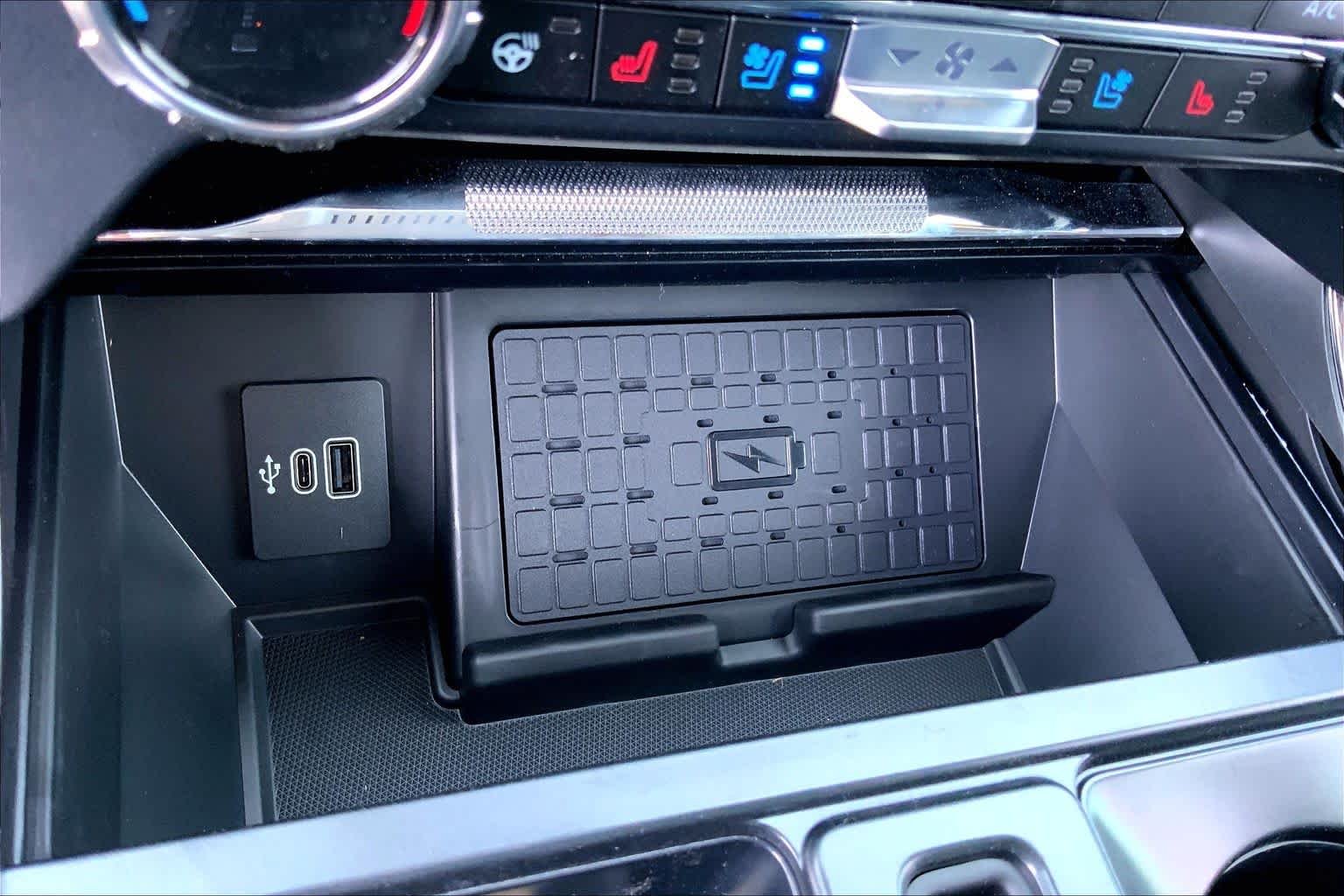 New 2026 Star White Metallic Tri-Coat Ford Lariat® image 15