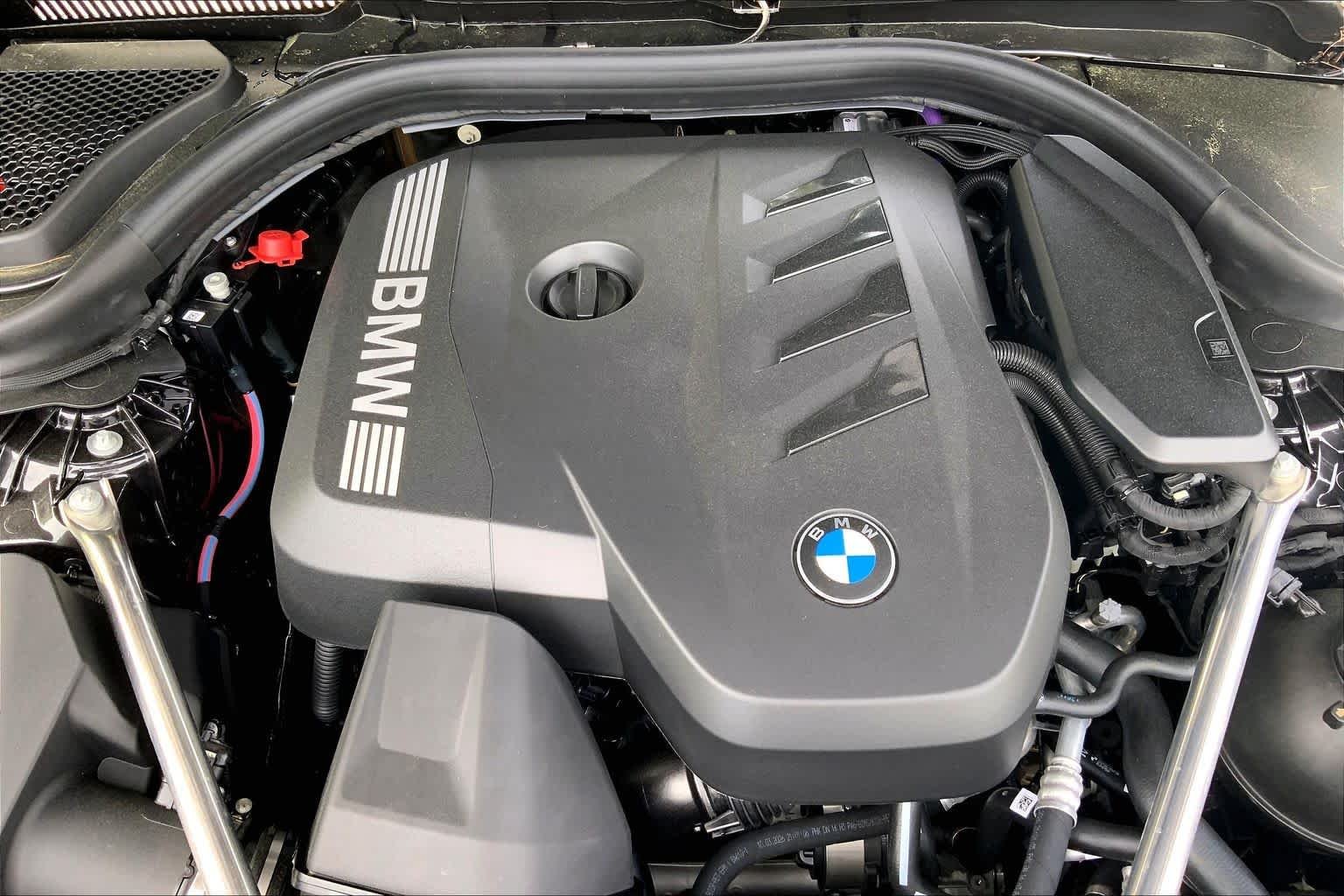 New 2027 Dark Graphite Metallic BMW 530i xDrive image 17