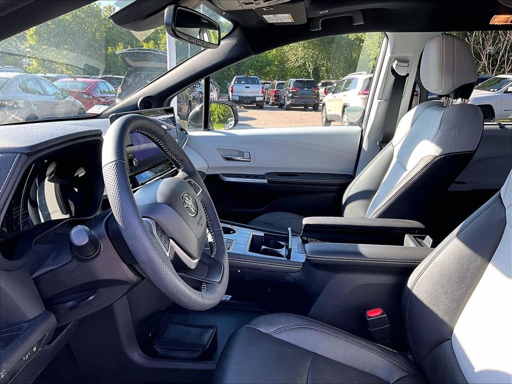 Certified Used 2025 White Toyota XSE image 4