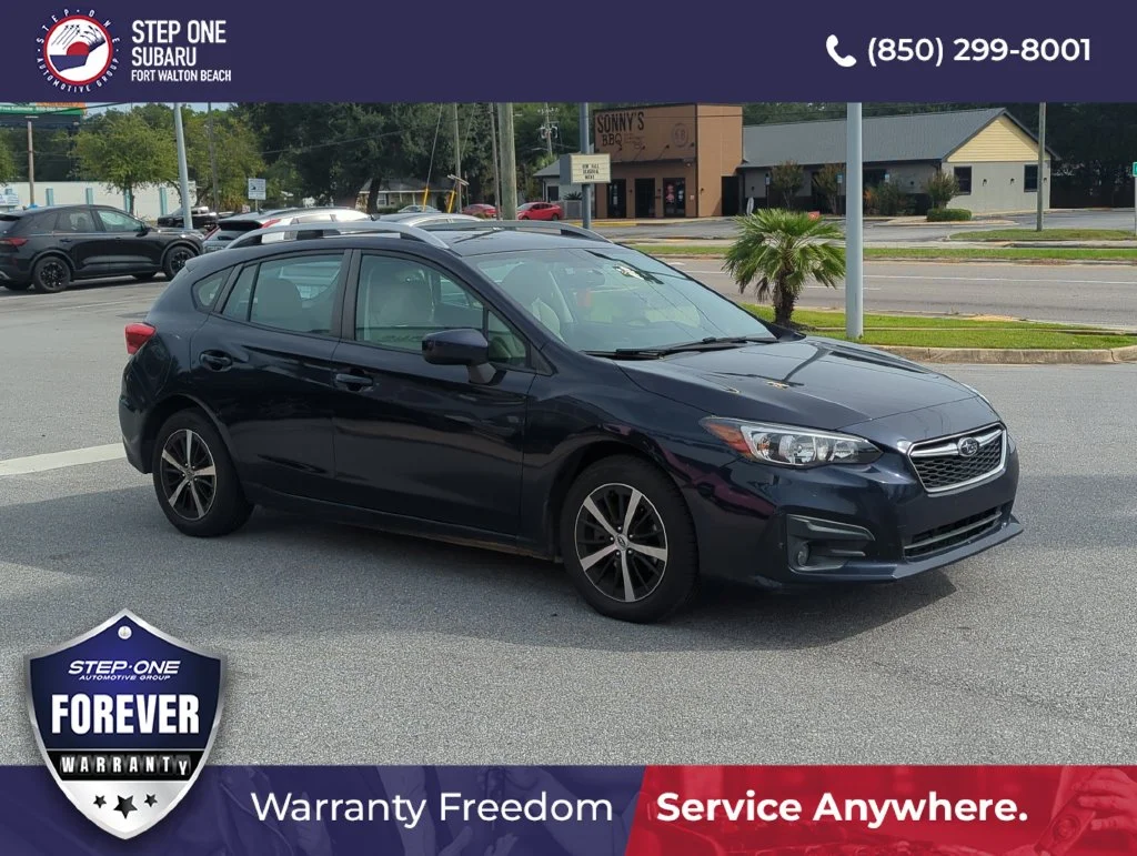 Used 2019 Blue Subaru 2.0i Premium image 9