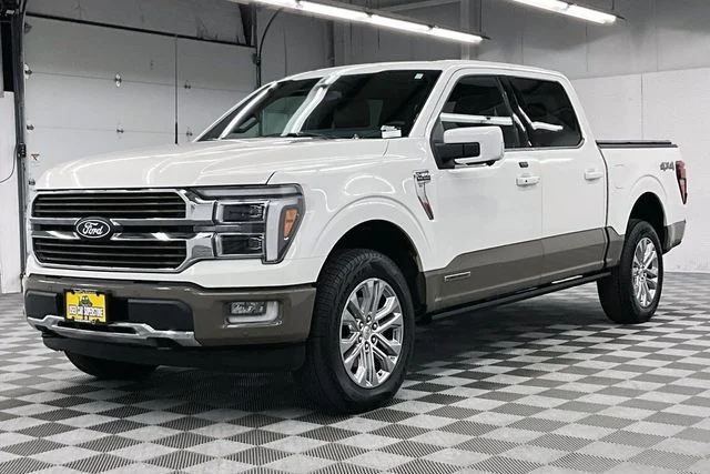 Used 2025 Star White Metallic Tri-Coat Ford King Ranch image 13