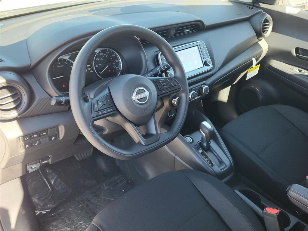 2025 Nissan KICKS PLAY Base - Photo 10