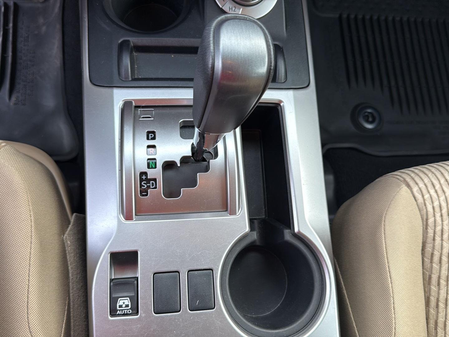 Used 2018 Midnight Black Metallic Toyota SR5 image 12
