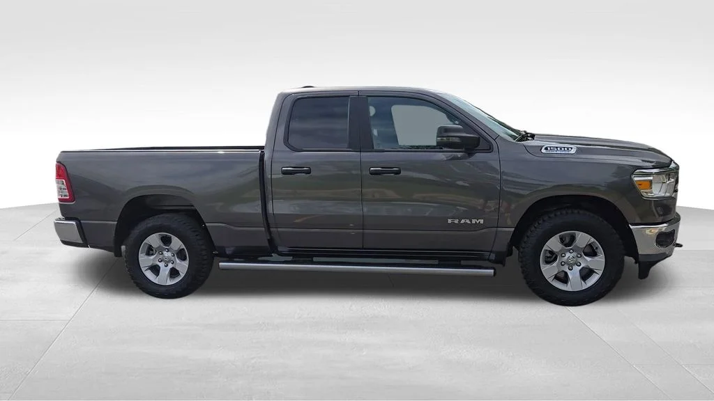 Used 2023 Granite Crystal Clearcoat Metallic Ram Big Horn/Lone Star image 9