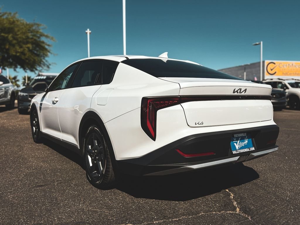 Used 2025 White Kia LXS image 6