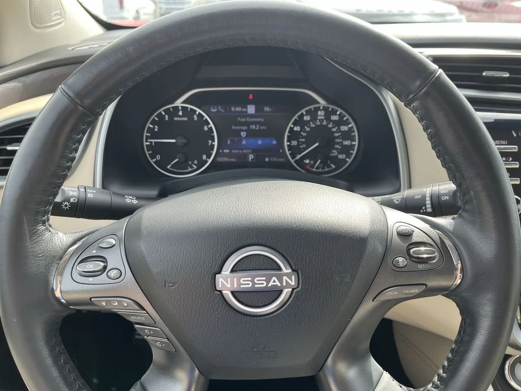 Used 2023 Red Nissan Platinum image 14