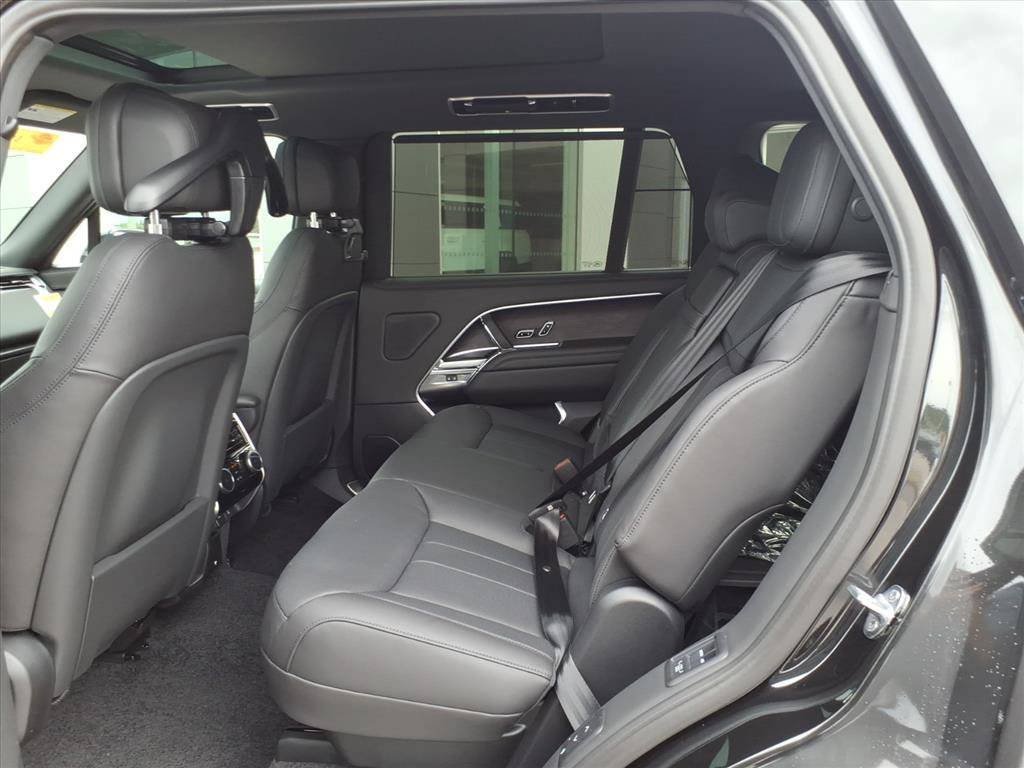 New 2026 Santorini Black Land Rover SE image 12