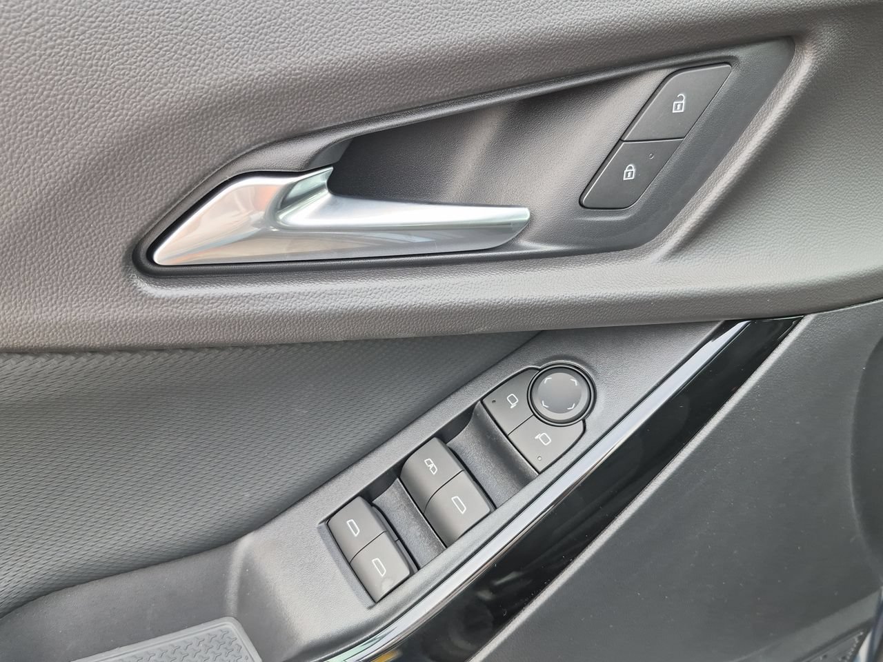 New 2027 Lakeshore Blue Metallic Chevrolet LT image 23