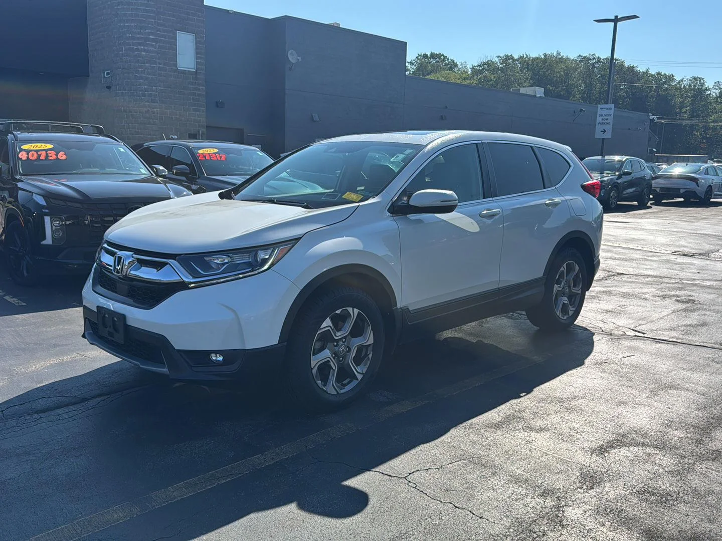 Used 2017 White Diamond Pearl Honda EX-L image 4