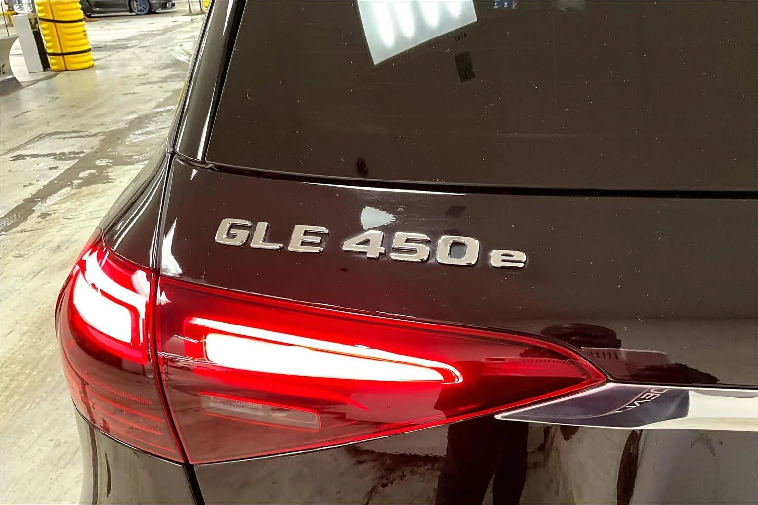 Used 2024 Black Mercedes-Benz GLE 450e Plug-In Hybrid image 33