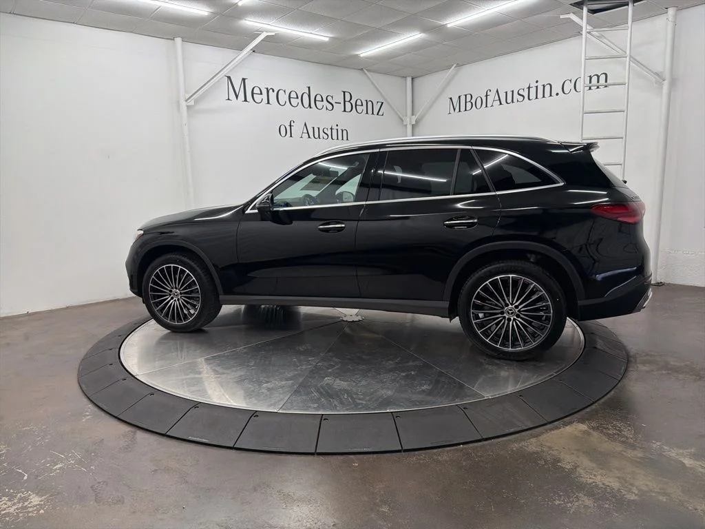 Used 2026 Black Mercedes-Benz GLC 300 image 4