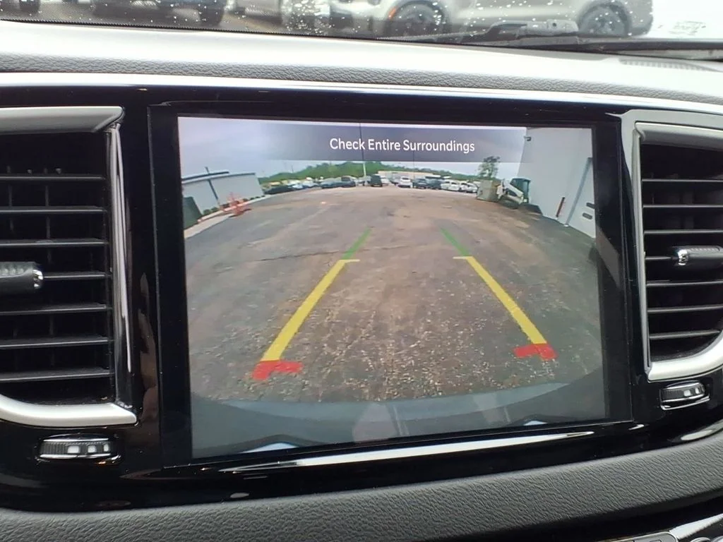 2025 Chrysler Pacifica Select - Photo 16